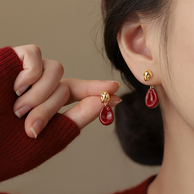 999银异形豆耳钉红色喜庆耳饰