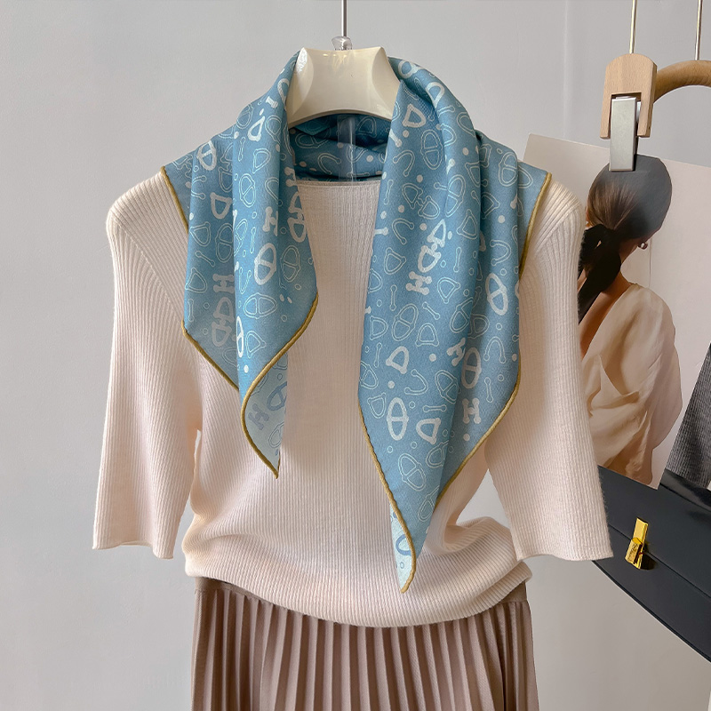 蓝色真丝羊毛围巾女2025新款冬季高级感防风披肩丝毛中方巾丝巾