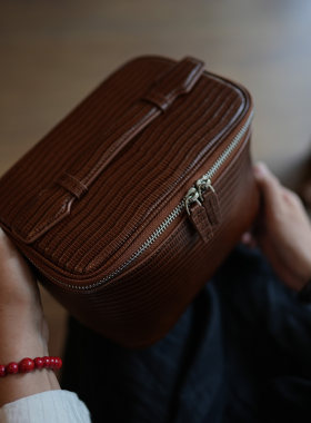 牛皮高级感实用旅行便携洗漱包