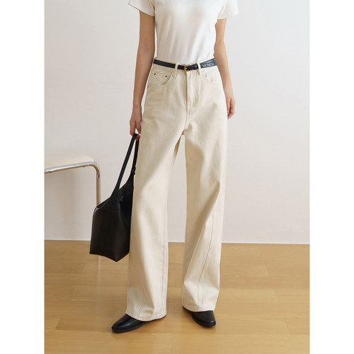 设计感弯刀剪裁牛仔裤