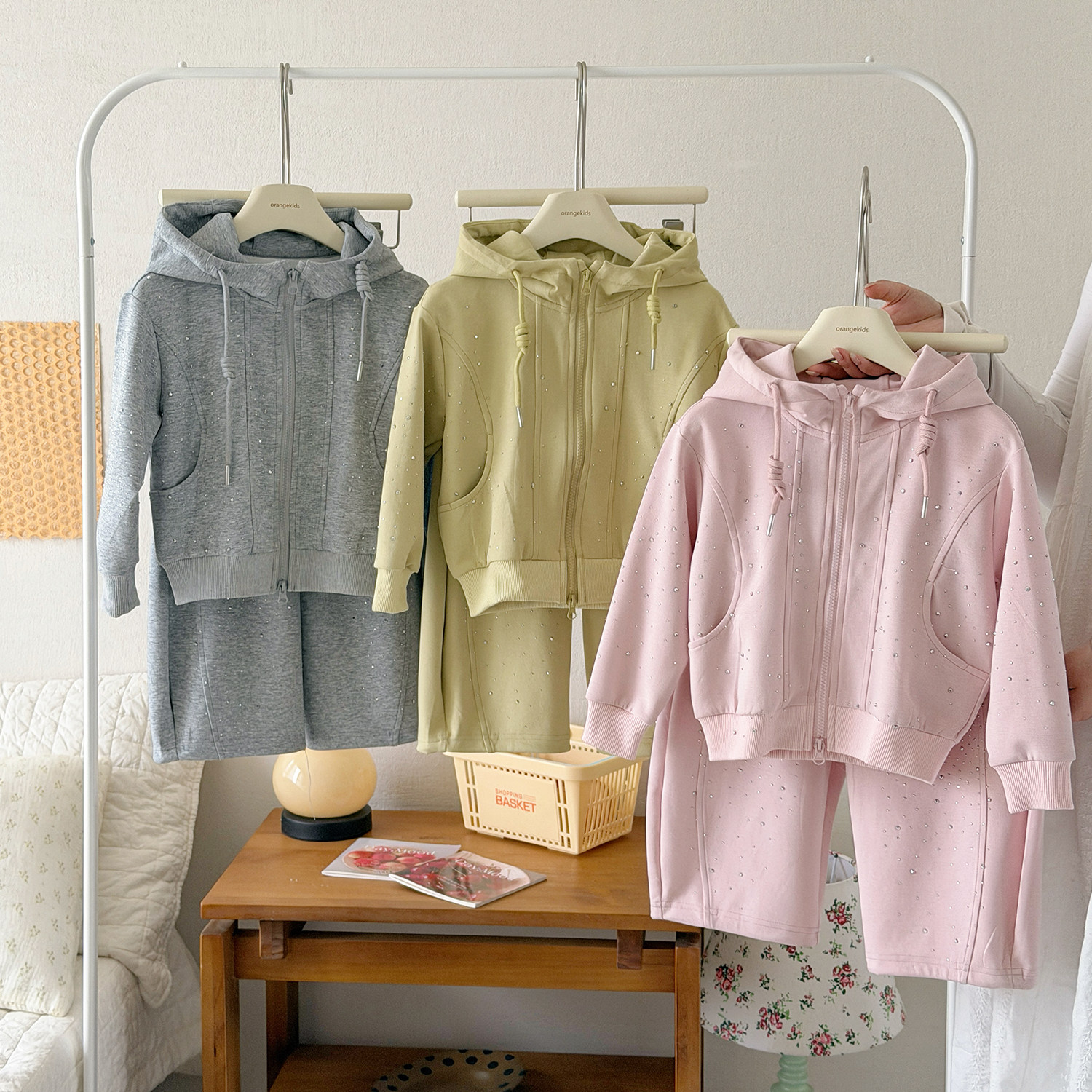 女童韩版爆闪满钻连帽卫衣套装2026春夏新款洋气休闲运动两件套潮