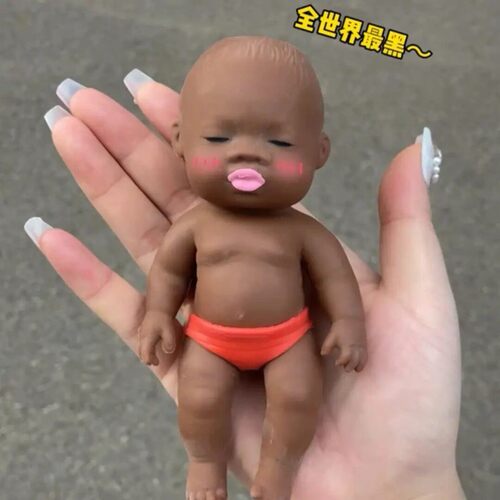 【桃气】小黑娃捏捏娜塔莎掌心娃娃丑萌解压神器创意搞笑汽车摆件