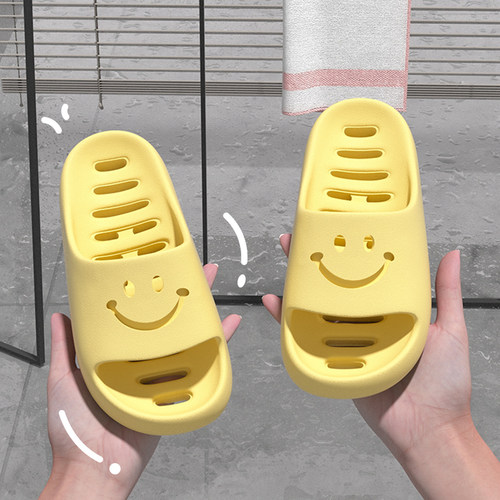 踩屎感女童凉拖鞋可爱软底浴室