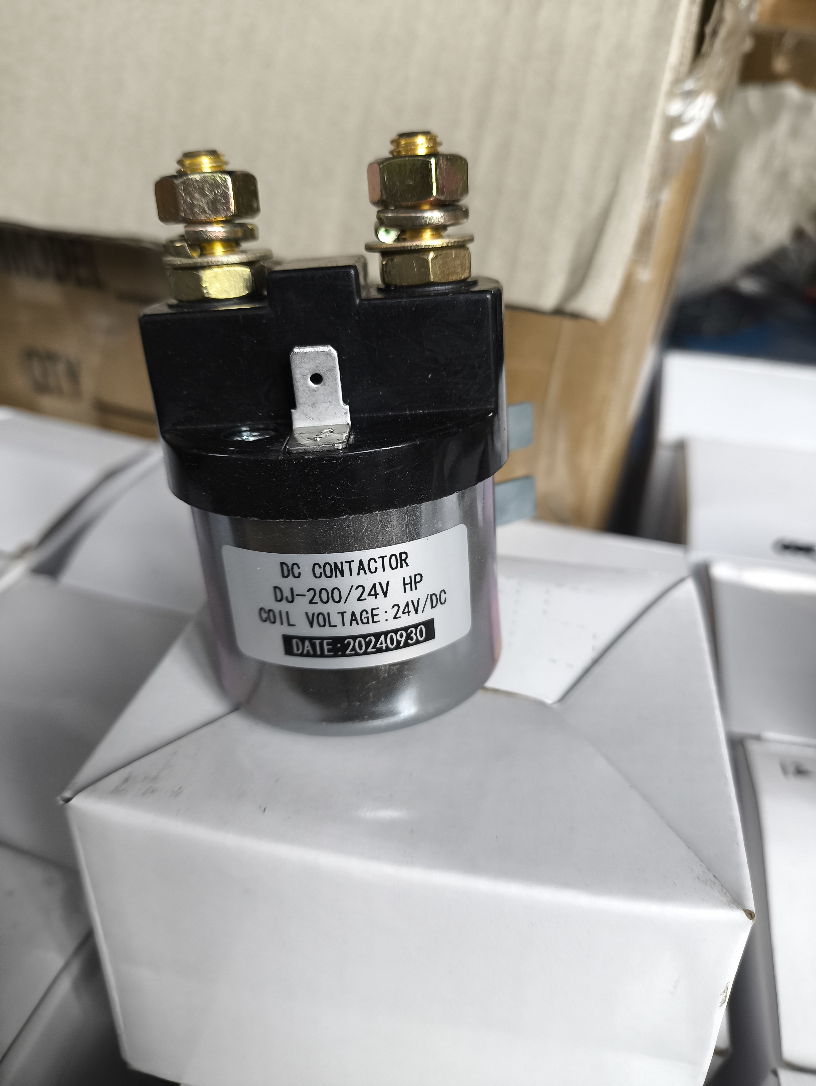 电动叉车尾板液压电机碳刷12V-24V接触器电磁吸合开关
