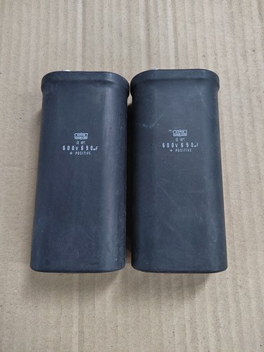 黑金刚高压 胆机发烧电容600V 690UF 体积：长65*宽35*高130mm