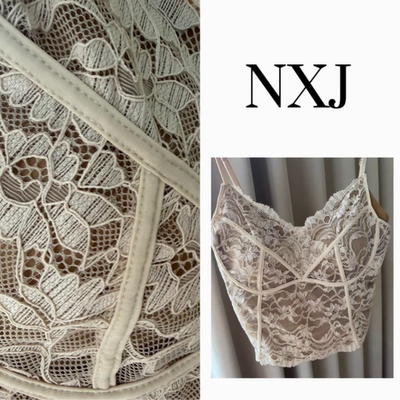 NXJ 【粉底液2.0】法式蕾丝鱼骨线可调节打底吊带背心 260318