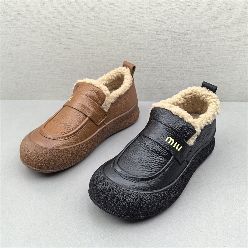 2025冬季新款时尚女鞋潮流厚底轻便运动休闲跑步鞋真皮磨砂皮短靴