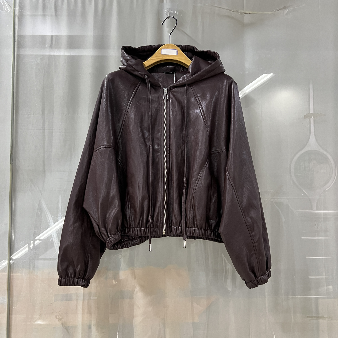 荔CCW5213商场专卖2025秋时尚新品女装连帽休闲蝙蝠袖PU皮衣外套