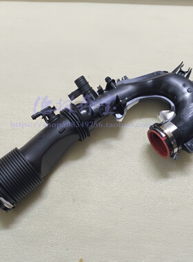 适用于奔驰M270发动机C200E260S350A180B200CLA260A45涡轮进气管