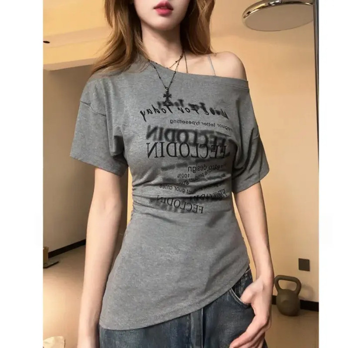 美式纯欲设计感不规则斜肩印花短袖t恤女夏新款收腰露肩辣妹上衣