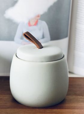 出口欧美余单浅灰色高冷素味风陶瓷收纳盒卫浴间棉棒化妆棉罐子