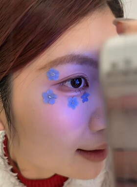 把春天装进眼睛里！迷你勿忘我干燥花蓝色碎花diy春日眼妆拍照道