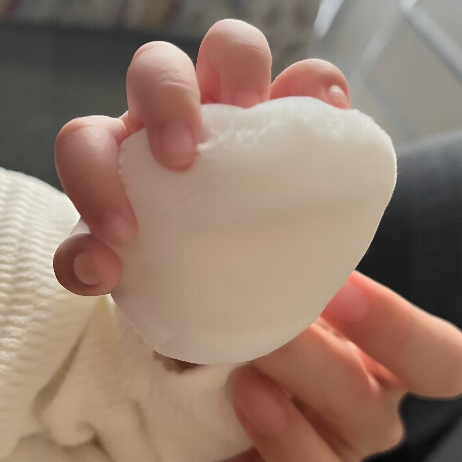 邪修!婴儿防惊跳粉扑安抚小神器宝宝防睡觉抓脸哄睡柔软手抓玩具