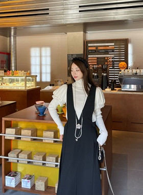 MONA 今年流行漂亮设计感泡泡袖修身显瘦 假两件针织打底衫女内搭