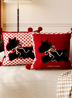 新年小马格子抱枕红色天鹅绒方形枕套含枕芯客厅沙发靠枕毛绒靠垫