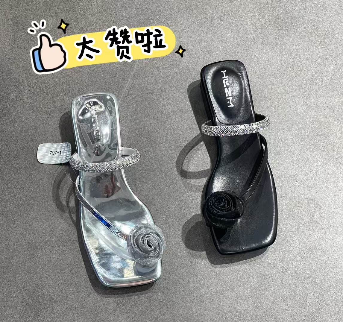 茵茵家2025新款韩版水钻花朵方跟一字拖鞋女夏时尚百搭粗跟凉拖鞋
