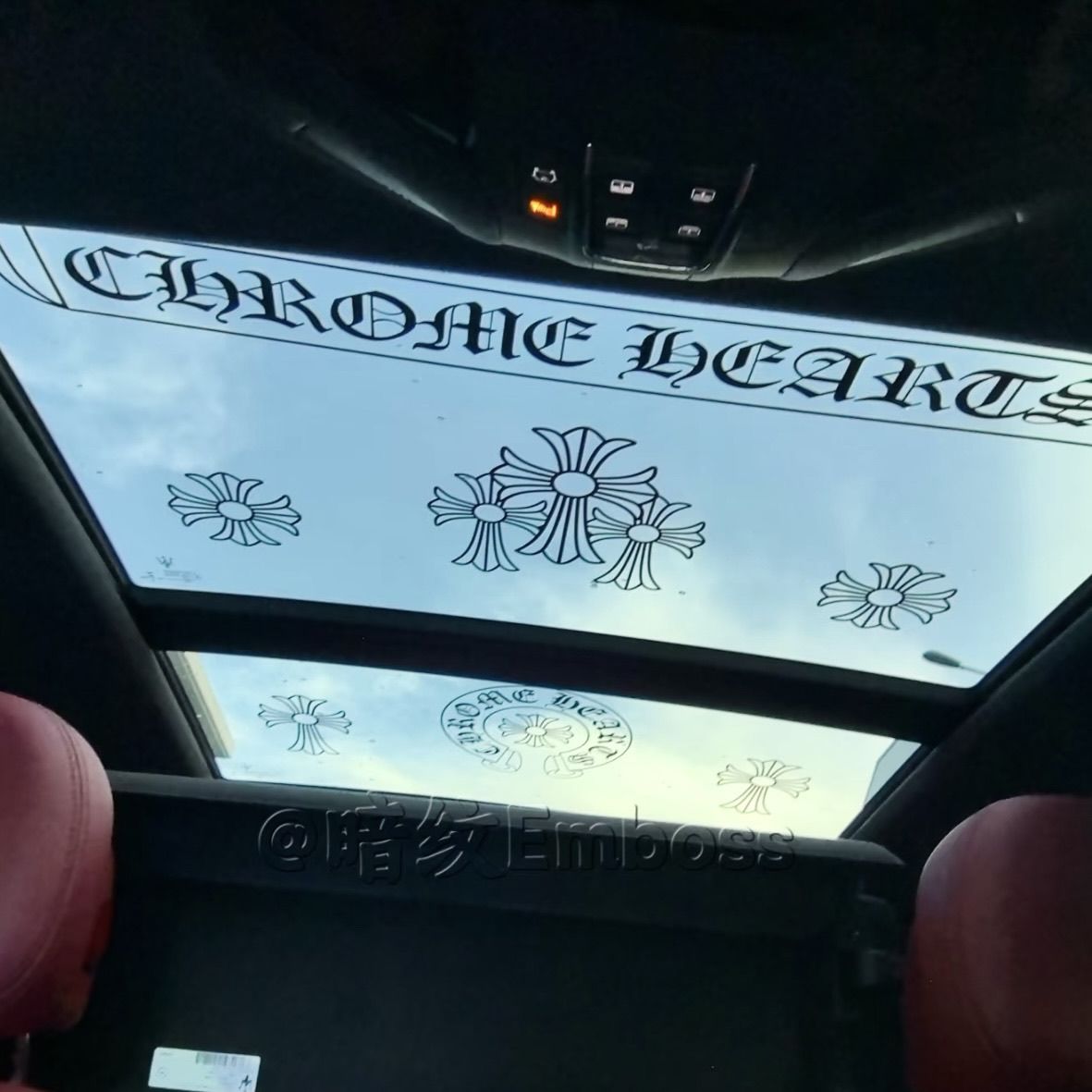 暗纹十字架镂空反光防水车贴