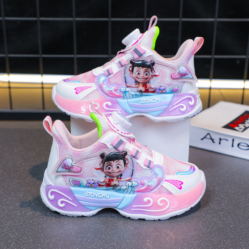 哪吒女童鞋子2025春秋新款儿童运动鞋网面透气软底轻便公主跑步鞋