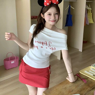 一字领白色短袖修身T恤女夏季字母印花显瘦辣妹百搭短款露肩上衣