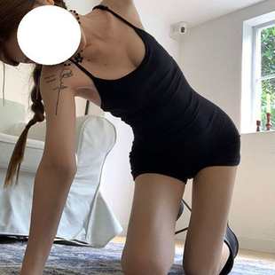 夏季黑色百搭连体衣裤女2025新款美式辣妹设计感别致包臀打底裙裤