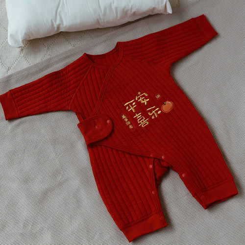 婴儿满月套装红色连体衣