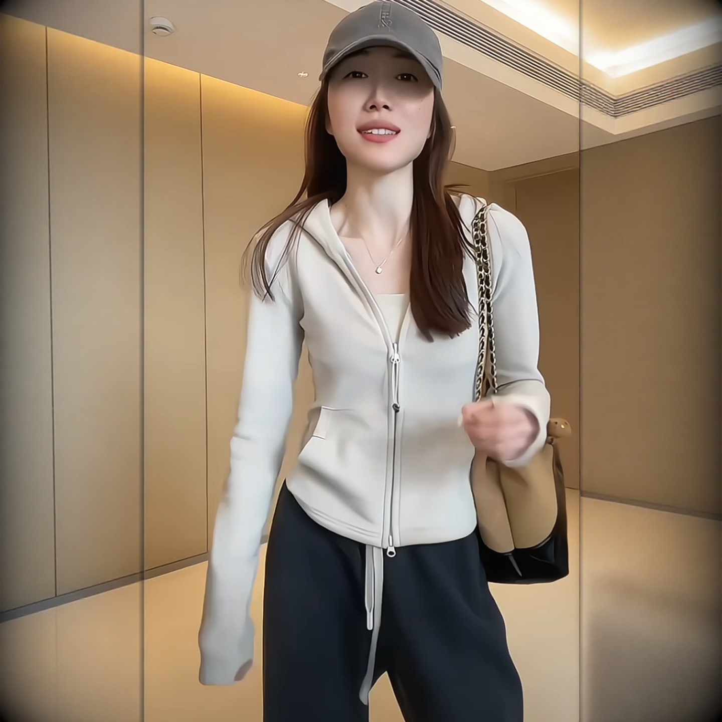 欧货德绒连帽拉链卫衣外套