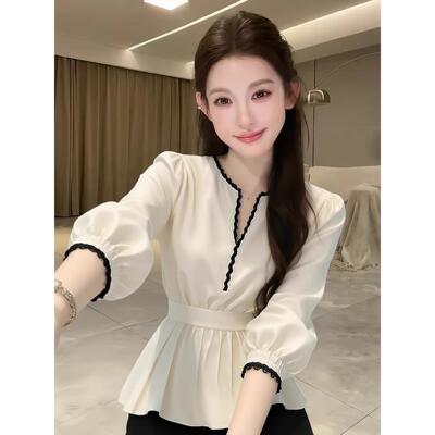 韩系氛围感白色v领衬衫