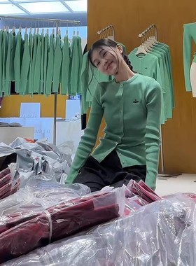 韩系圆领绿色长袖针织开衫女早春新款小众设计感修身显瘦打底上衣