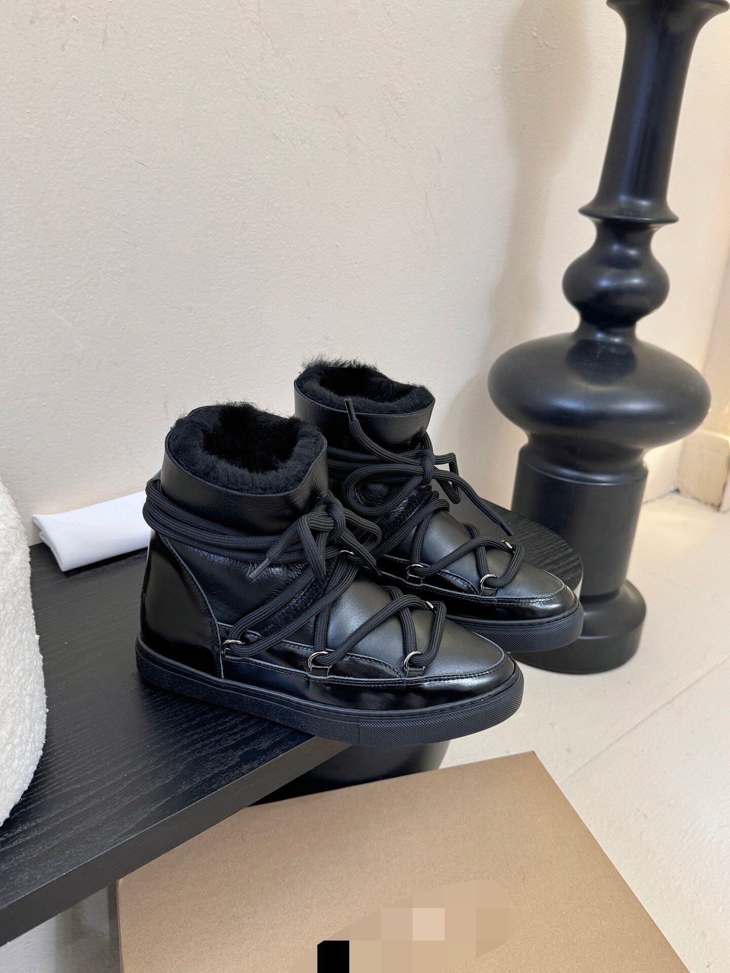 真羊毛毛短筒雪地靴防水绑带女