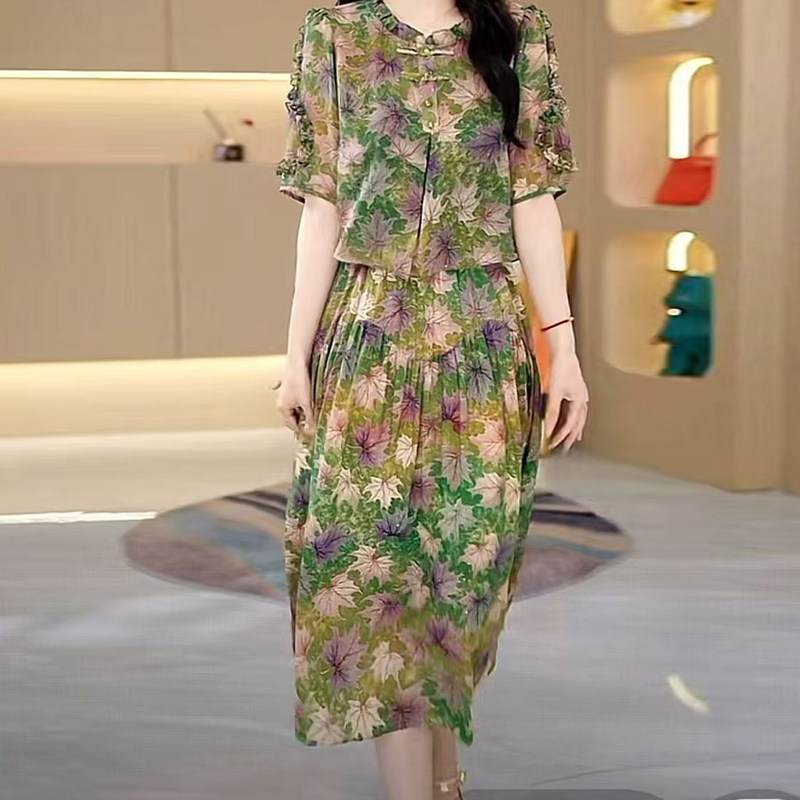 高档气质妈妈减龄假两件连衣裙2025夏新款时尚简约显瘦中长款裙子