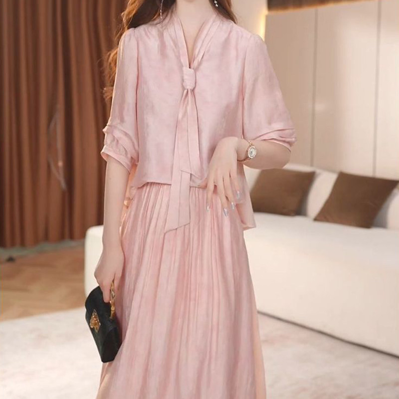 高端时尚简约优雅气质裙子套装2026新款洋气显瘦减龄上衣两件套