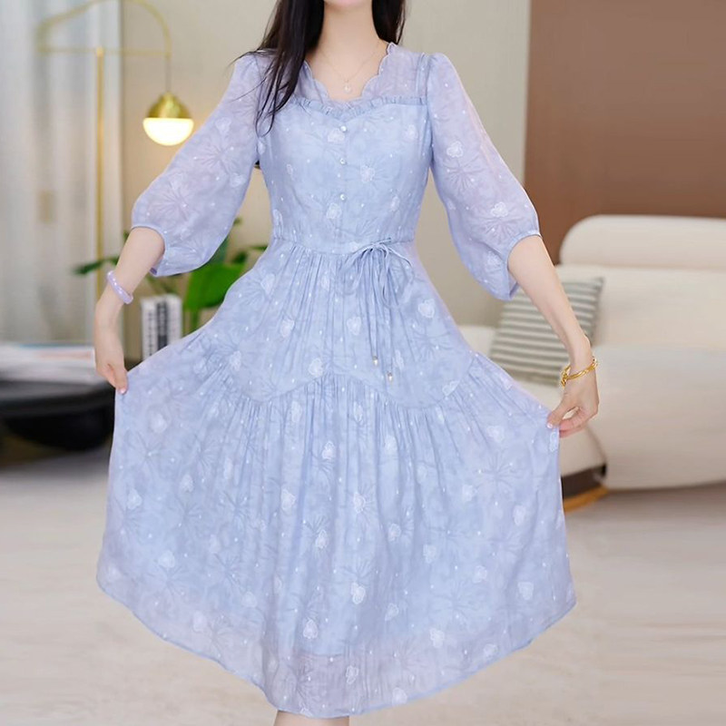 今年流行爆款中袖提花连衣裙女2026新款妈妈气质收腰礼服裙子