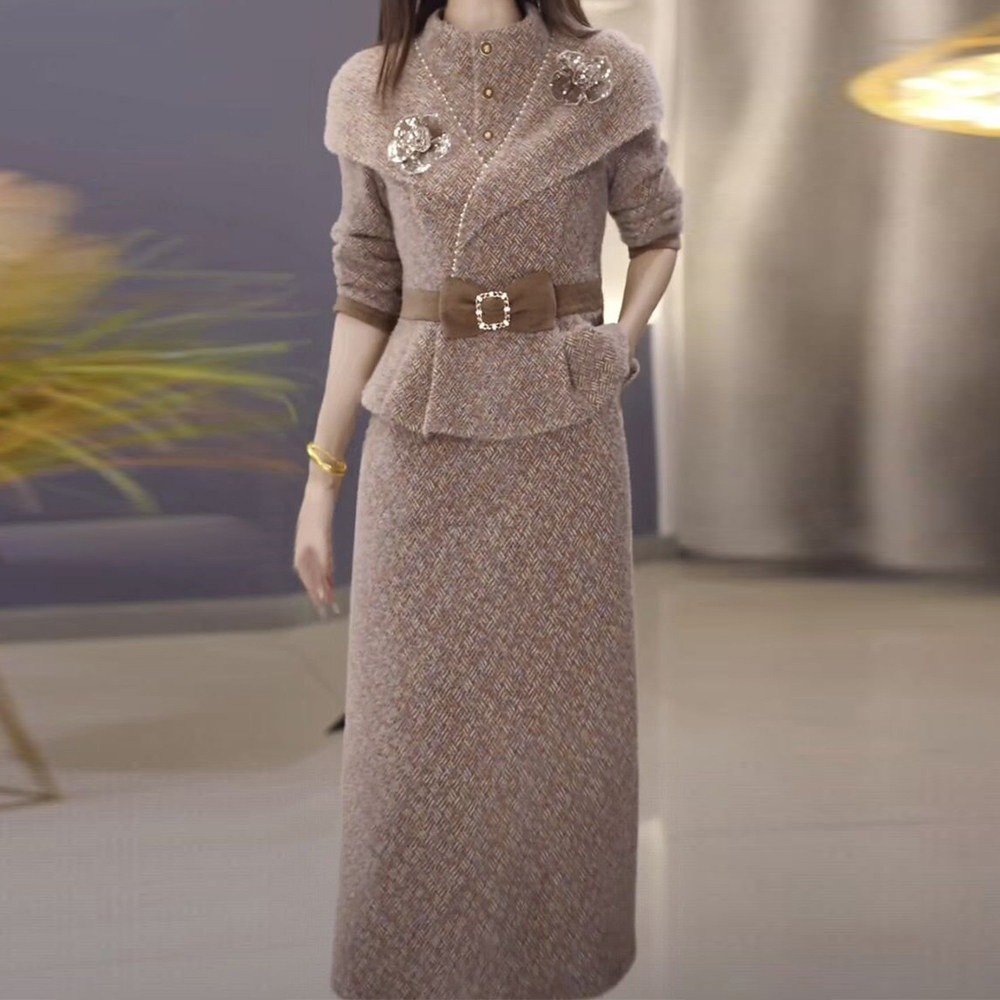 高档雪花绒小衫搭半身裙女2025秋冬季修身显瘦减龄遮肚中长款套装