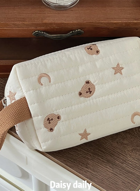 （回馈款）刺绣星星小熊化妆包韩版百搭大容量方形收纳包便携手提