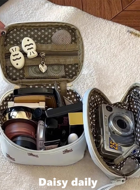 可爱小狗手提化妆包女新款随身便携旅行简约韩系化妆品洗漱收纳包