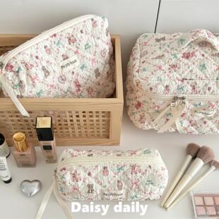 甜品小羊 泡泡纹理大容量化妆包女便携通勤旅行护肤品收纳包分区