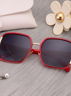 红色复古方框茶色偏光防晒墨镜