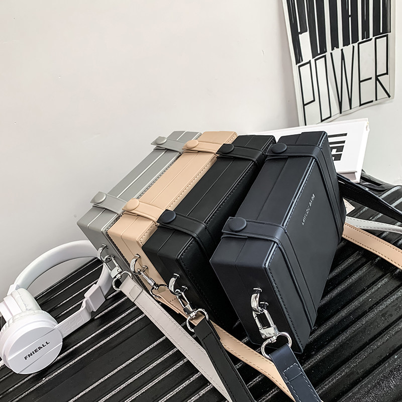 原创ins小众设计感斜挎包男盒子包日系小方包潮牌单肩包女小挎包,箱包皮具/热销女包/男包,男士包袋,淘宝优惠券,粉丝福利购,淘宝优惠卷