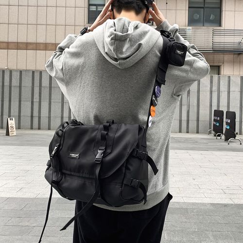 大容量休闲风单肩包潮牌工装包