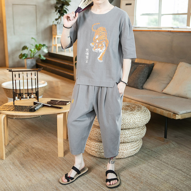 A1038*咖啡厅2021中国风大码 刺绣棉麻 短袖T恤+七分裤套装P95图片