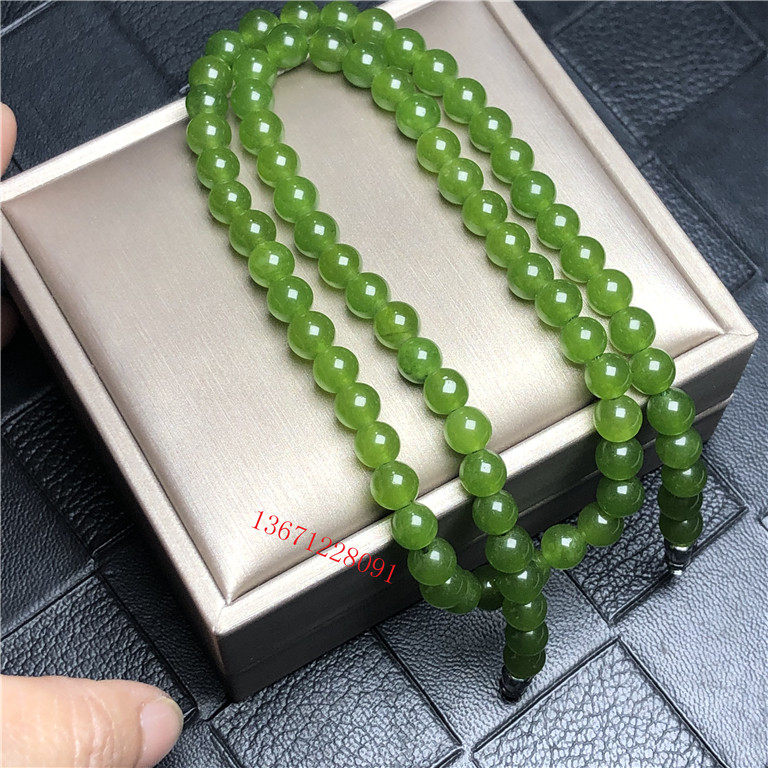 淡绿色项链保真和田玉