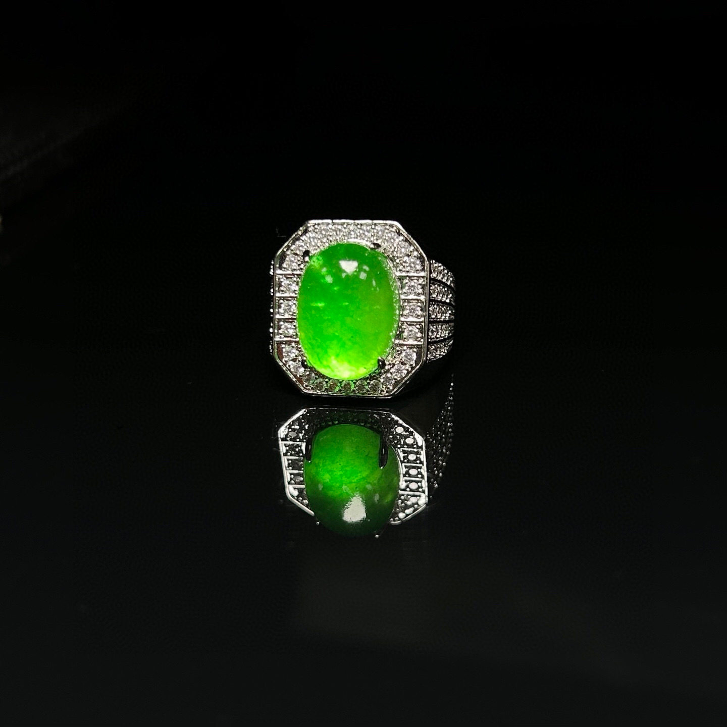 缅甸翡翠色高冰种阳绿蛋面戒指镶嵌款冰绿色玉石指环男款时尚礼物