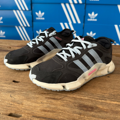 阿迪达斯女轻便缓震透气运动鞋