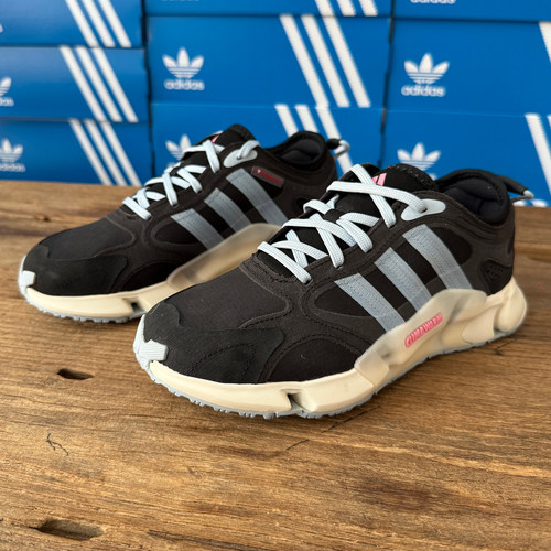 阿迪达斯女轻便缓震透气运动鞋