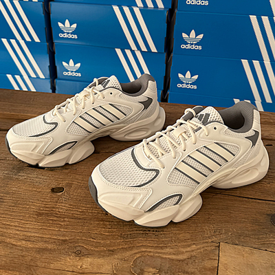 AdIdas防滑耐磨休闲透气运动鞋