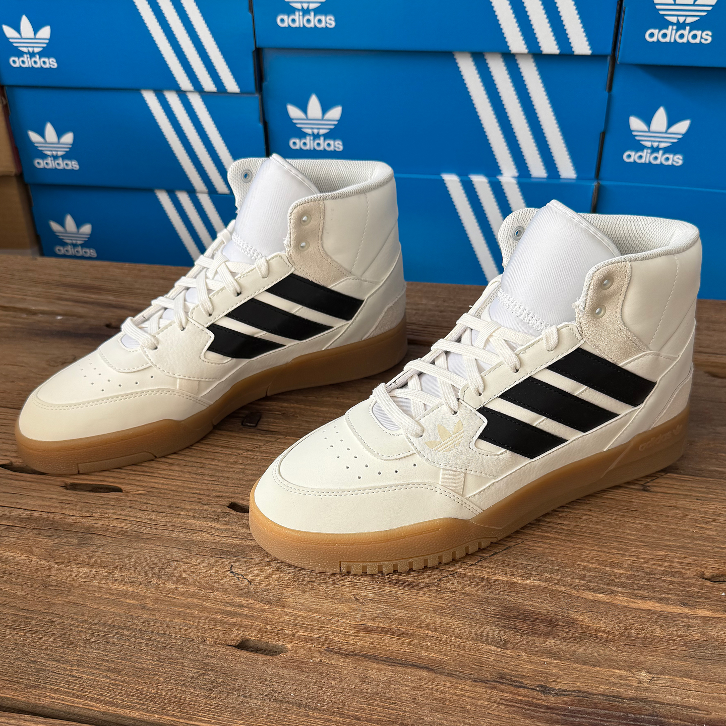 Adidas男女高帮防滑耐磨休闲板鞋
