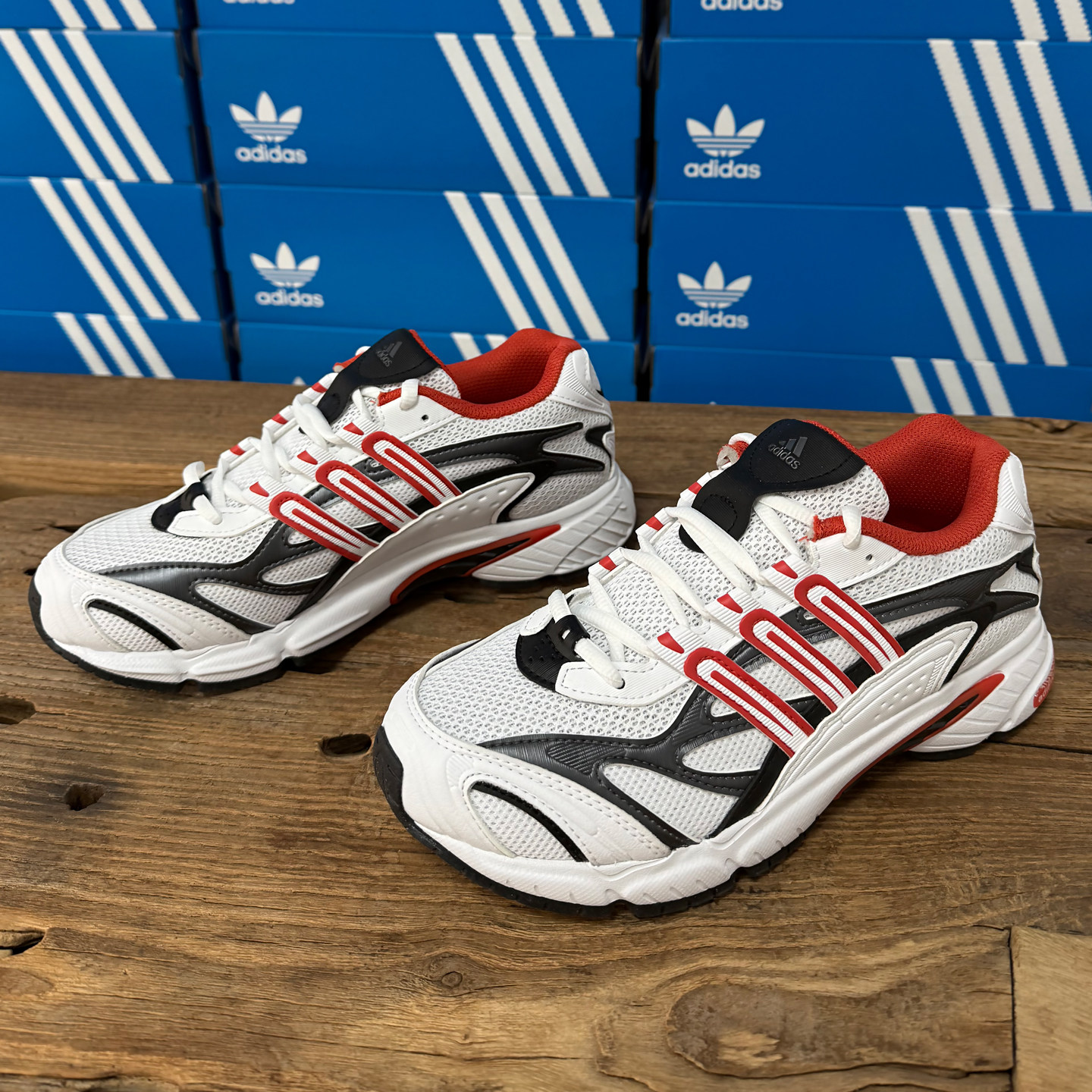 AdIdas阿迪达斯 TEMPER RUN 2 男女款防滑耐磨休闲运动鞋JH5492