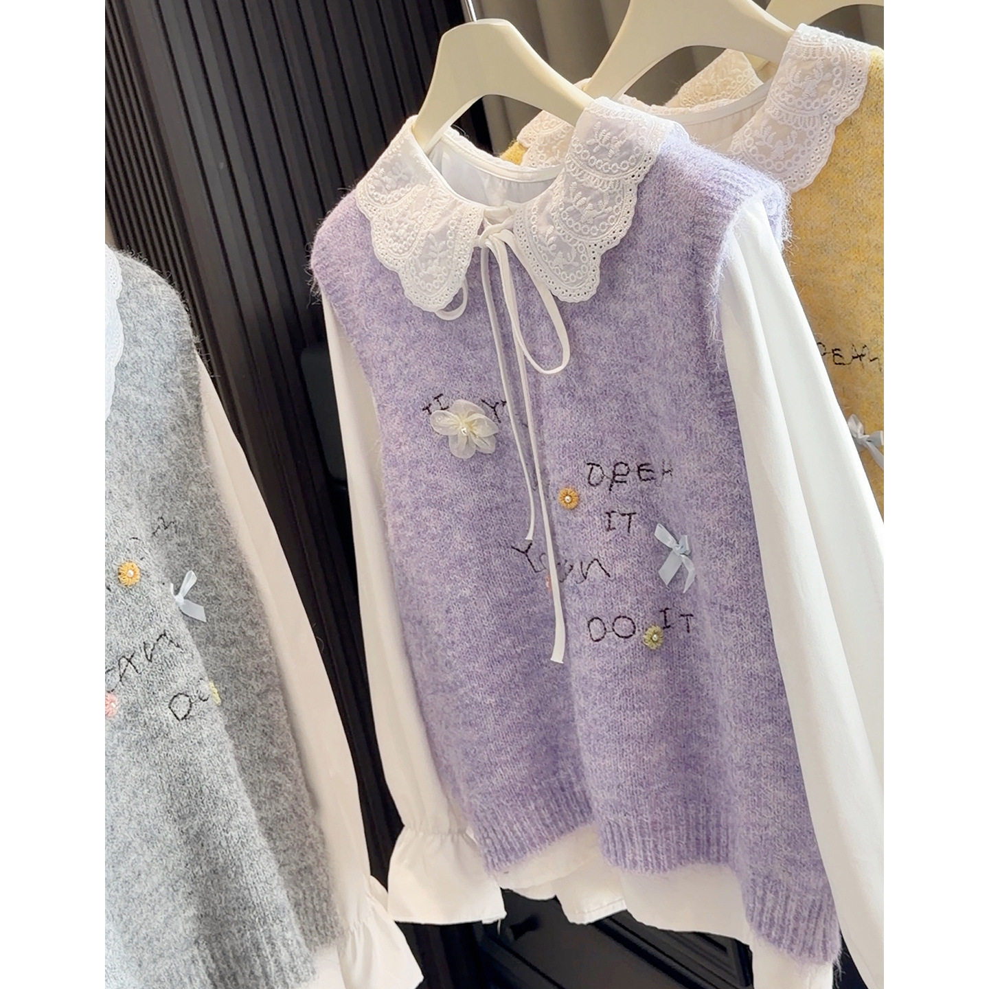 2025秋季新款日系小清新甜美花朵针织衫马甲+蕾丝领衬衫女两件套