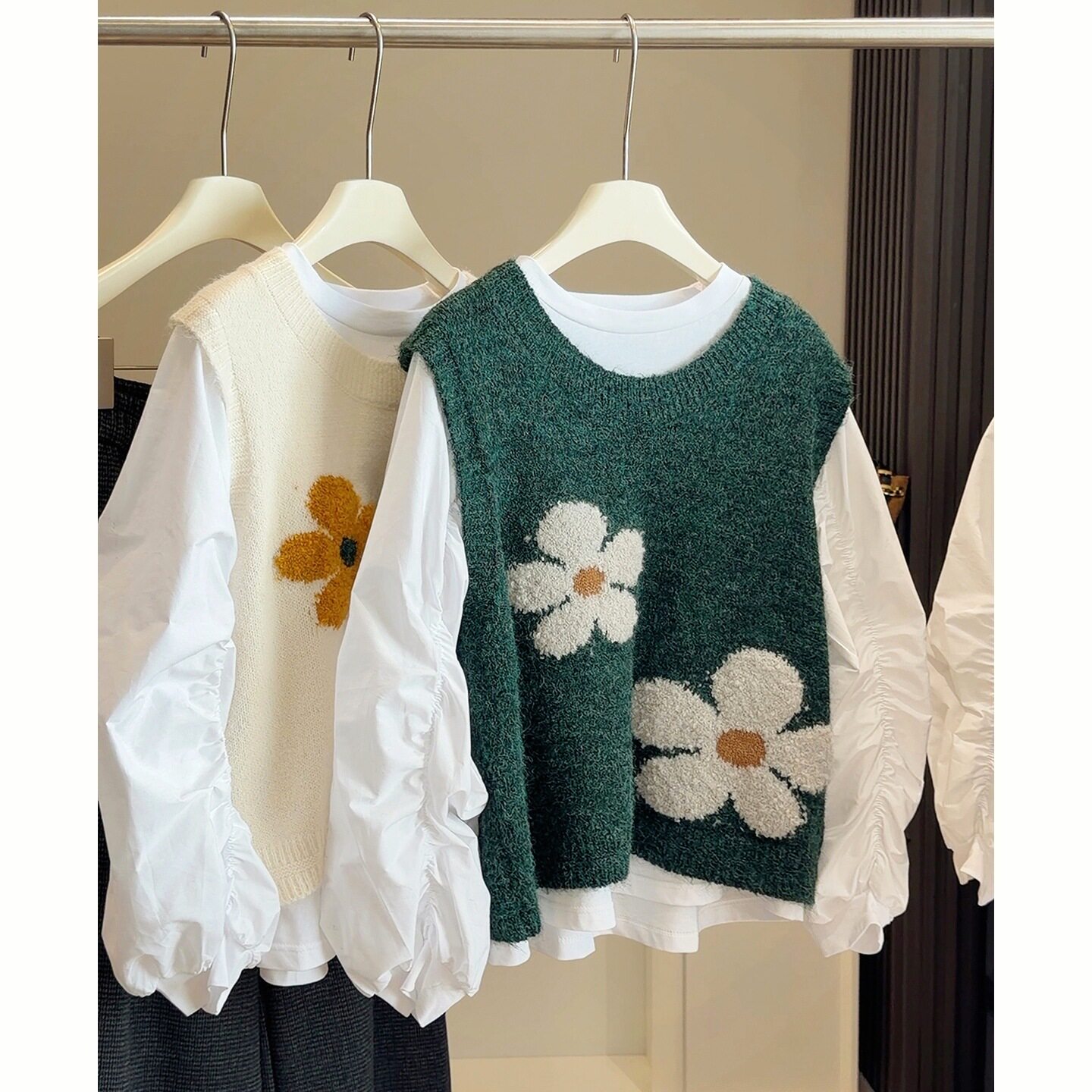 花朵针织无袖背心马甲女叠穿2025秋冬新款宽松百搭圆领T恤两件套