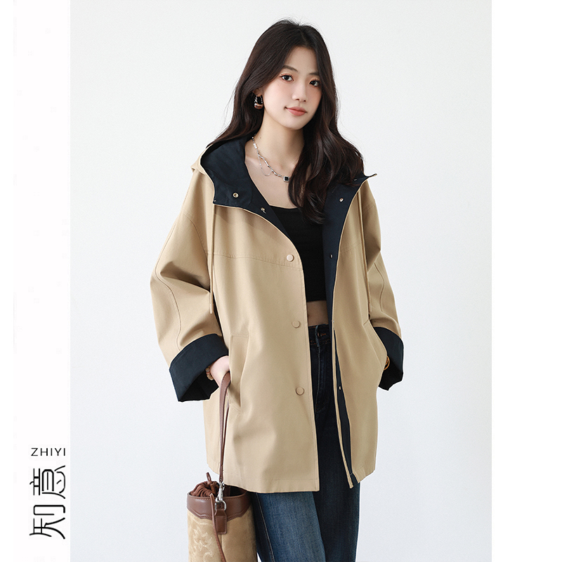 撞色拼接气质连帽派克式风衣女